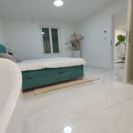 Apartment Luxrem 4 *