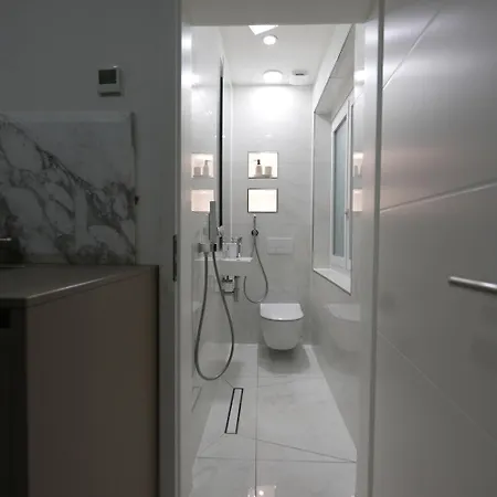 Luxrem 4 Apartment