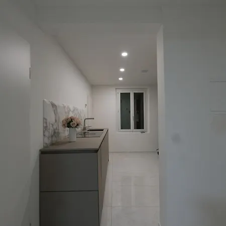 Luxrem 4 Apartment *
