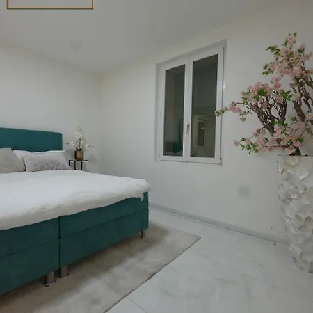 Luxrem 4 Apartment