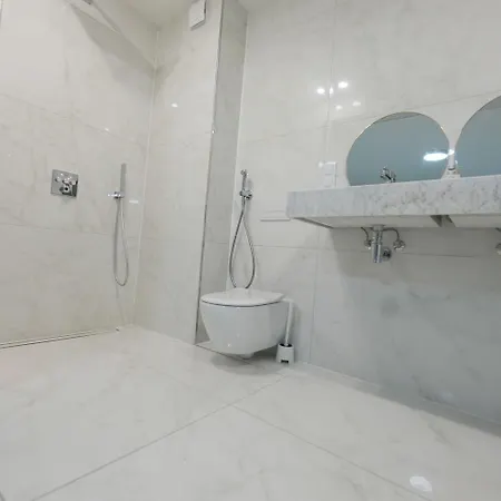 Luxrem 4 Apartment *