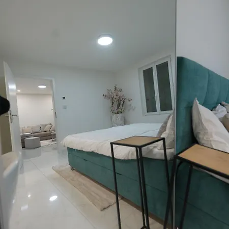 Luxrem 4 *