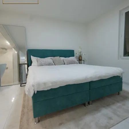 Luxrem 4 Apartment