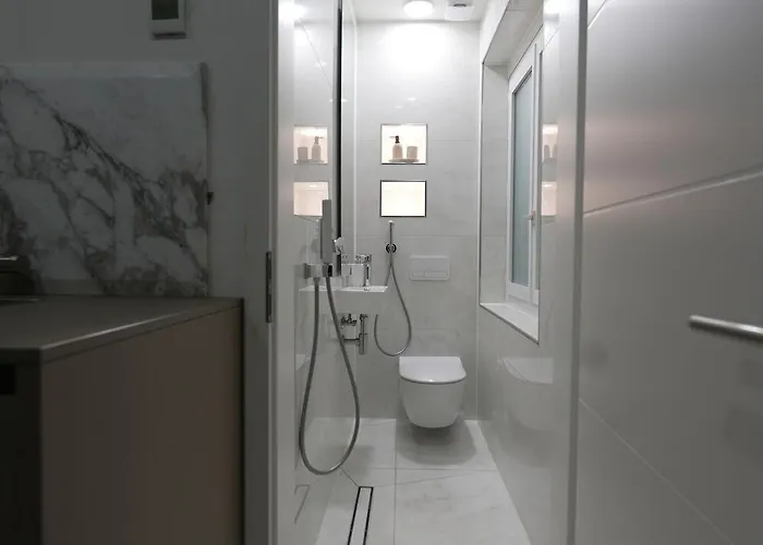 Luxrem-de 4 アパート