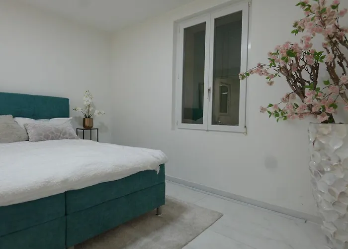 Luxrem-de 4 アパート